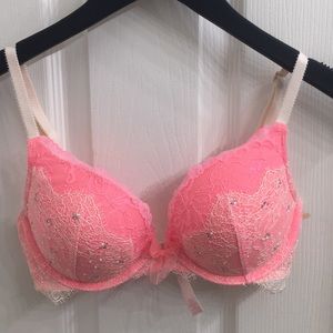 Victoria’s Secret “Dream Angels” bra